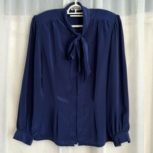 Lady Manhattan Women’s Petite Vintage Blouse Dark Navy Button Up Bow Tie size 8